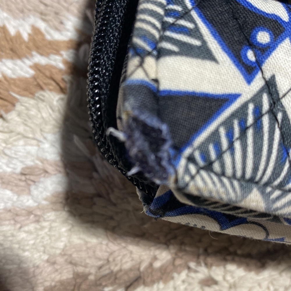 Vera Bradley Handbag Wallet​​​ - Picture 8 of 9